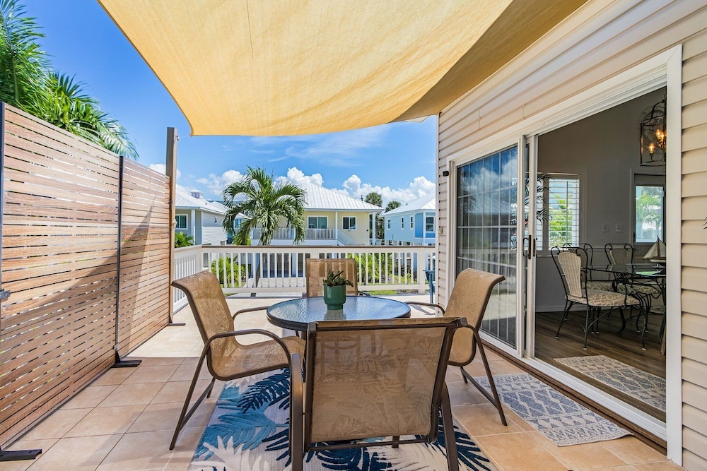 249 Pearl Paradise: 3br/3ba Pool Home! 3 Bedroom Home