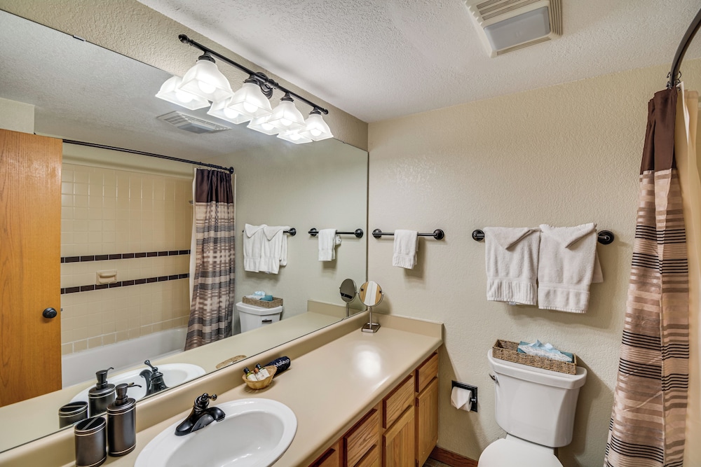 The Love Shack - A Couple's Colorado Retreat!