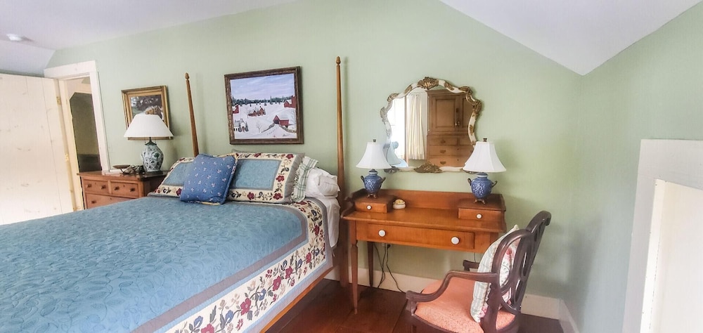 Old Orchard House