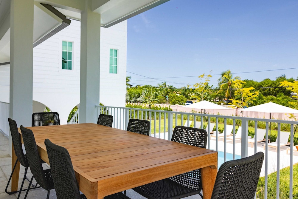 Brand New The Greenmoor House With Pool