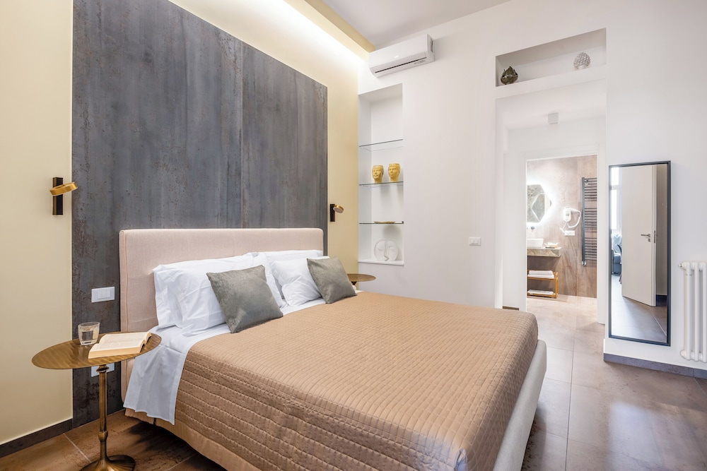 Casta Diva Fervore Apartments