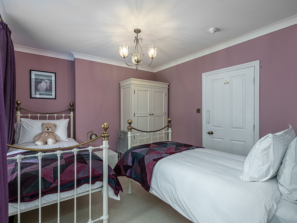Abbey Lodge