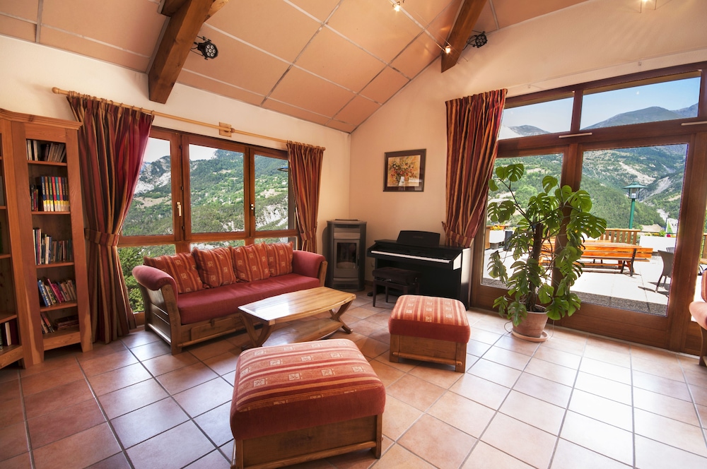 Lou Riouclar view 3