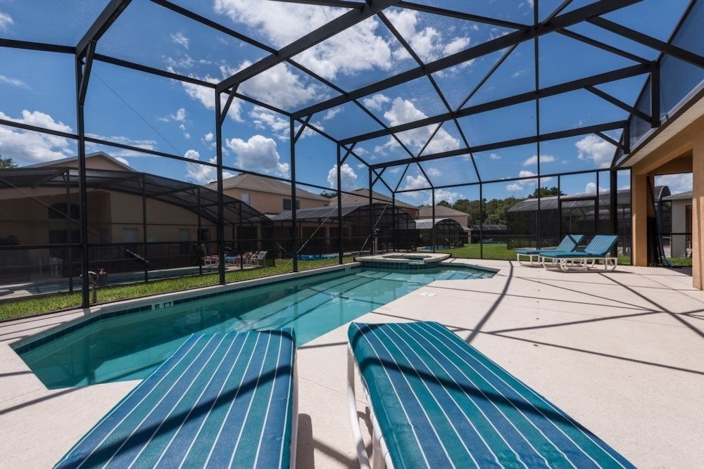 7BR Pool Home Emerald Island by SHV-8409