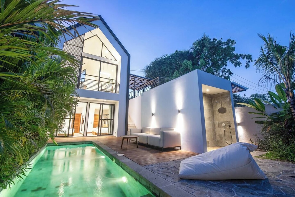 Elegant Villa Sinara 2BR With Sea View