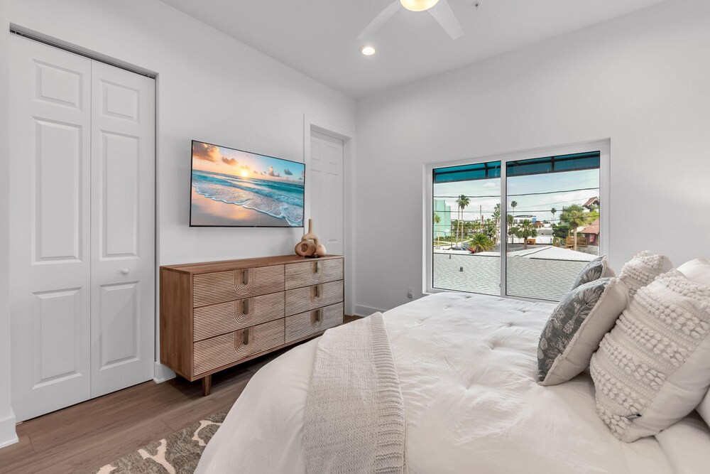Azul Townhomes A3 - Sunrise