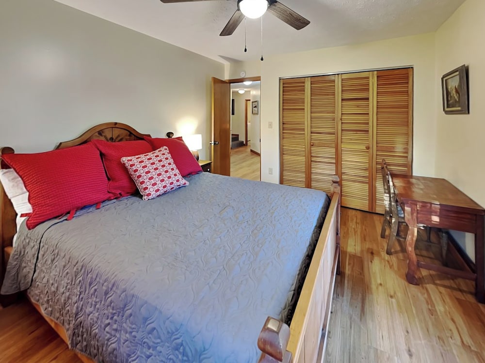 Alexander's Lookout by Jackson Mountain Rentals