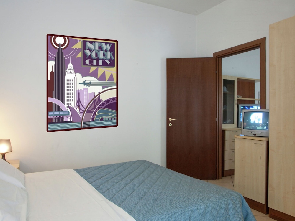 Vibrant Apartment in Rimini With Balcony photo 2