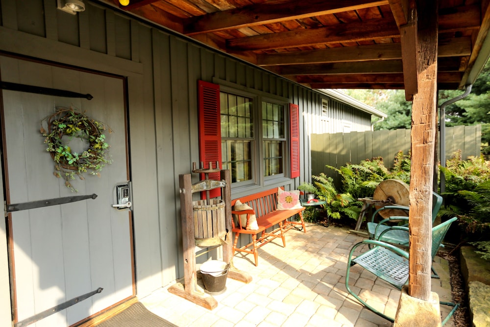 Deer Creek Winery at Watson Estate