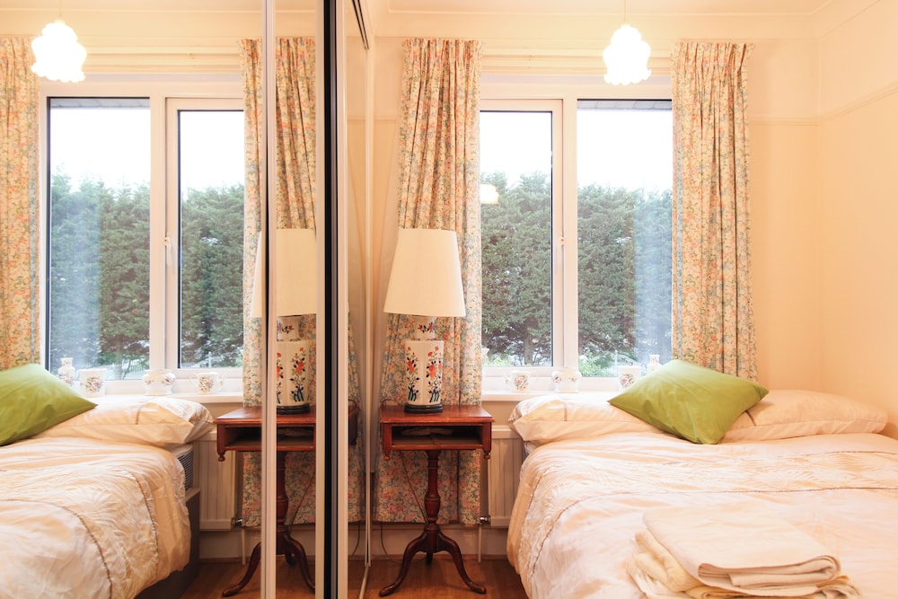 Regents park double room view 4
