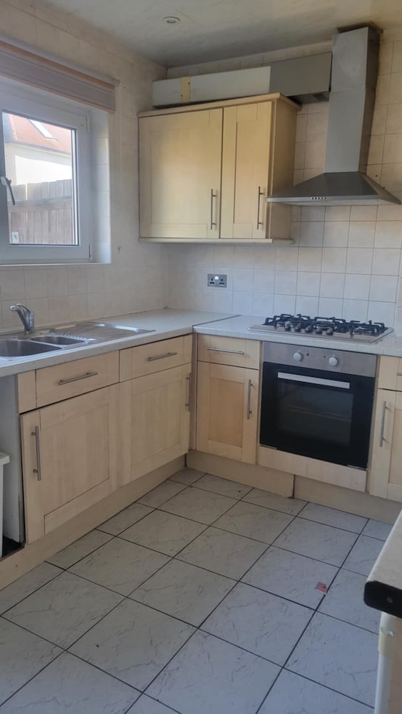 London Villa Retreat With 3 Bedrooms