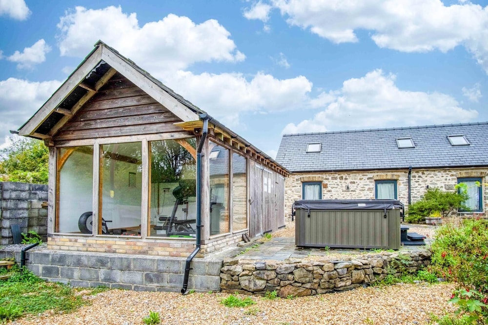 West Barn - 2 Bedroom Cottage - Llandeilo