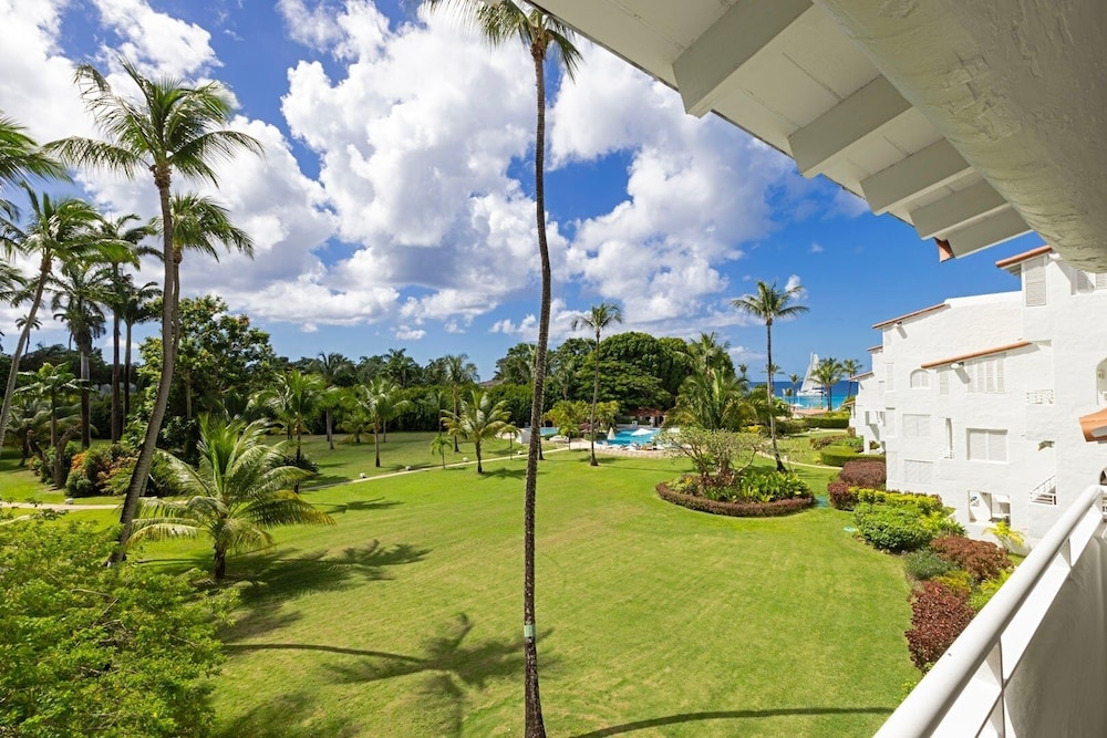 Glitter Bay Estate 314 1 Bedroom Apts