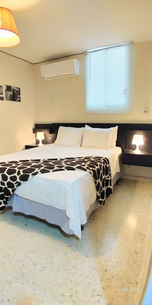 Via Emilia Bed and Breakfast Restaurante