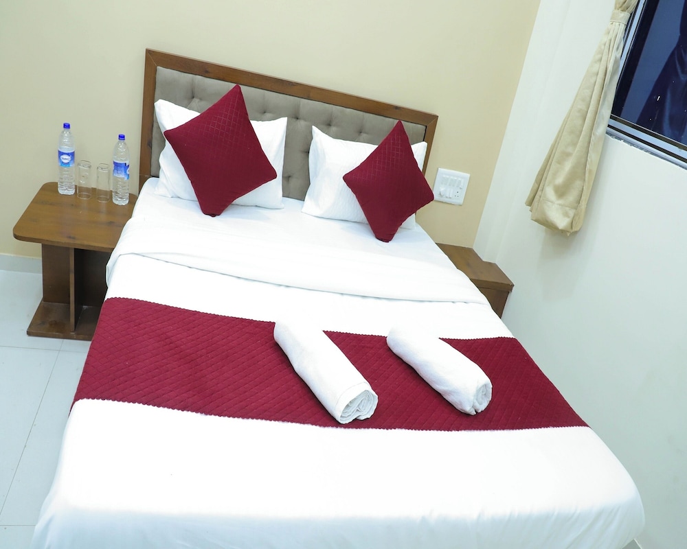 Hotel Devanshri Rooms & Restaurant