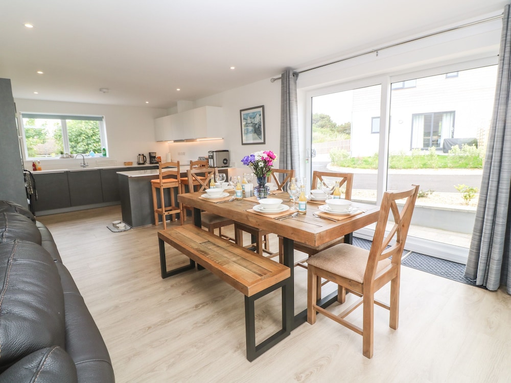 3 Praa Cove