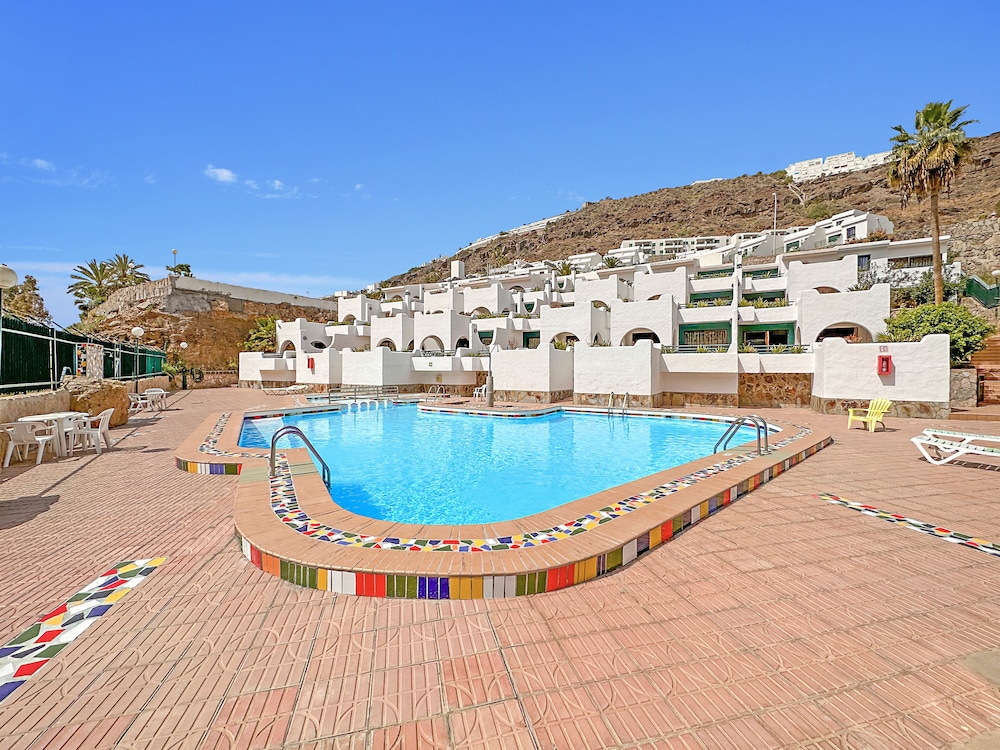 Hotel Laguna Apartments - Image 1