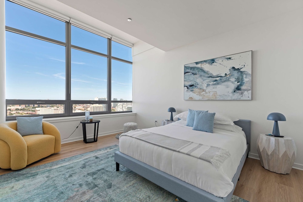 West Loop PH Fireplace Deck Incredible Views