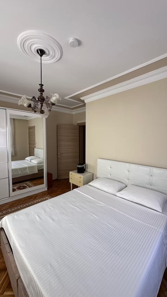 Sıcak Havuzlu Şömineli Jakuzili Villa