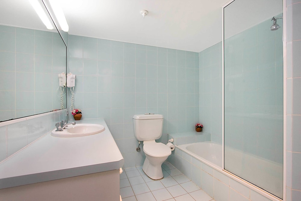 Coolangatta Vacations - Rainbow Bay Resort - Property Image 17