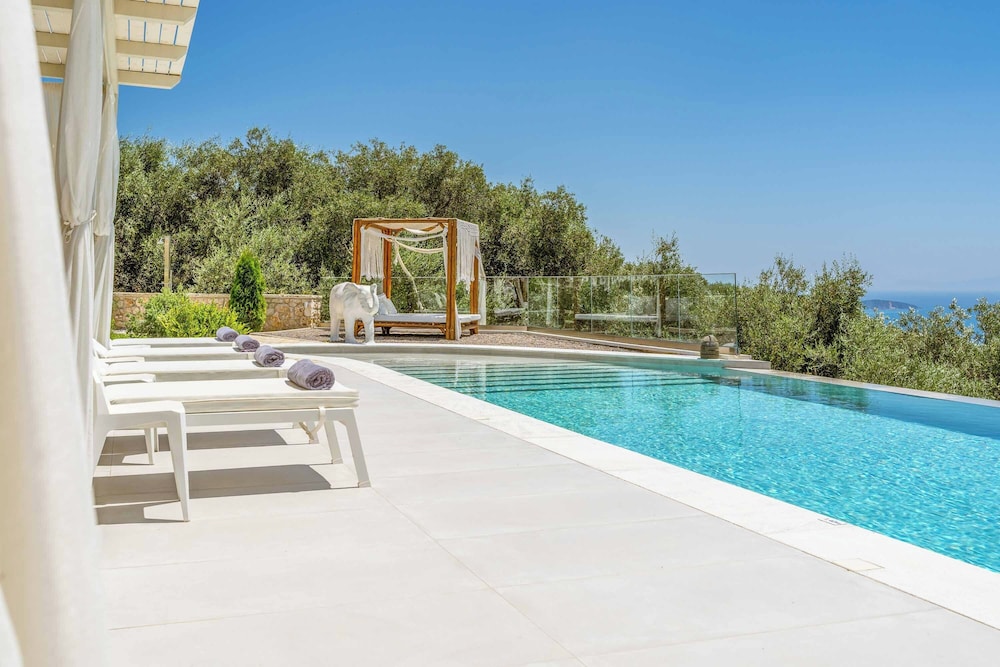Horizon Blue Villa
