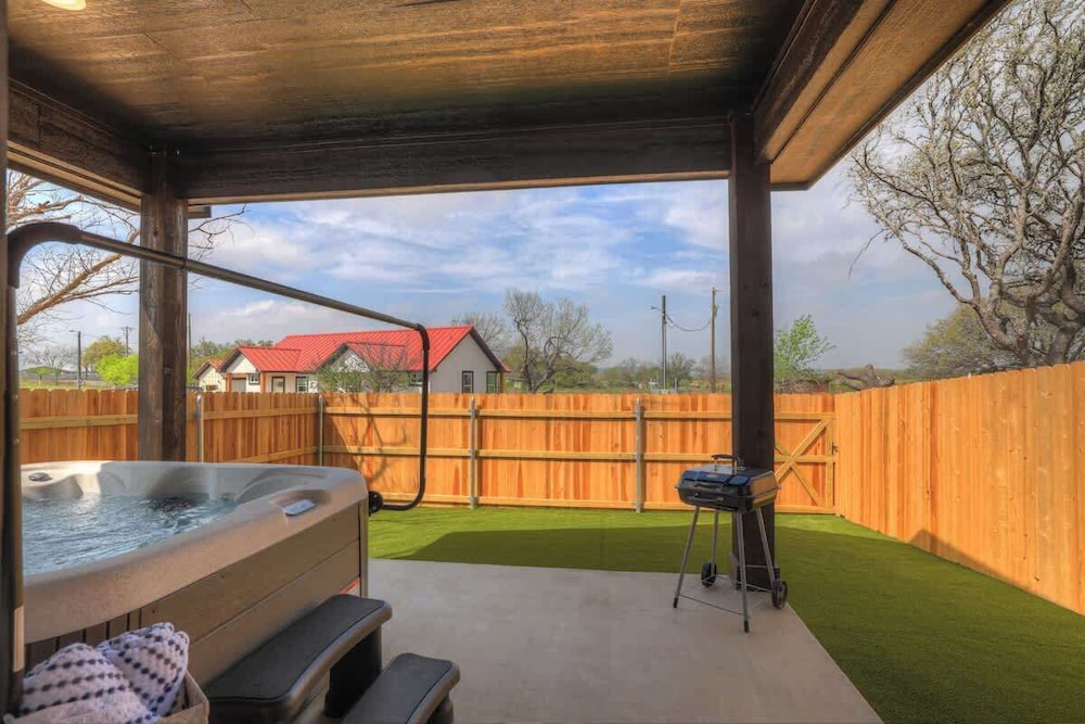Cozy Casita With Hot Tub Six Minutes From Main Street