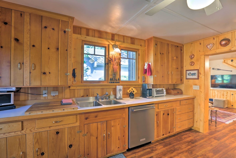 Kings Beach Lodge w/ Hot Tub Lake Tahoe Views! - Property Image 23