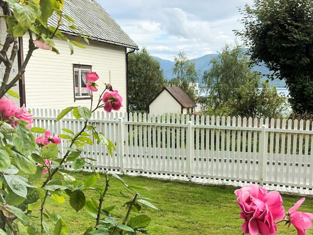 7 Person Holiday Home in Fiska