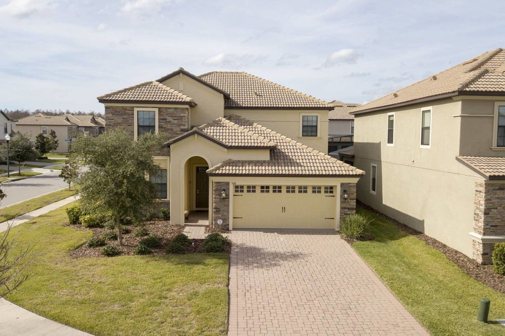 Stunning Home at Champions Gate With Private Pool - Image 1