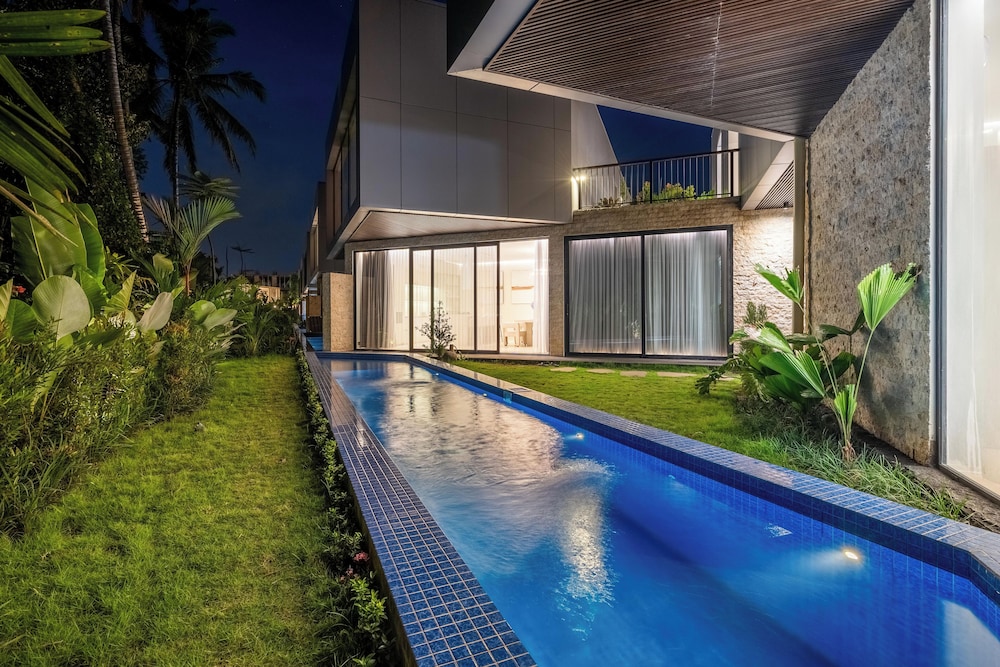 Hidden City Ubud - Modern Villas & Townhouses with Private Pools, Nature Views and Wellness Access