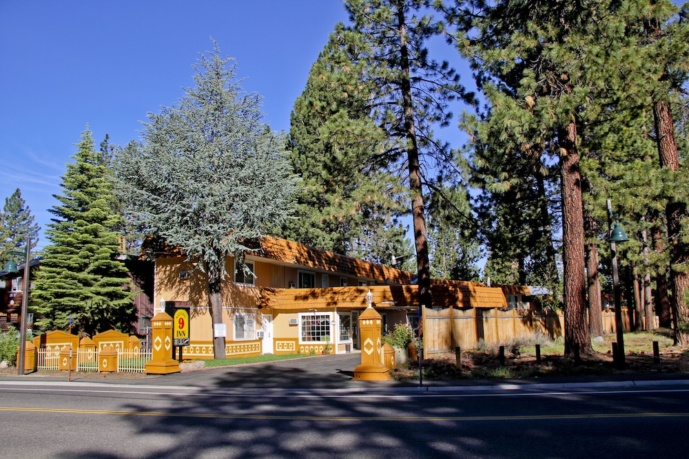 Lake Tahoe Vacations - National 9 Inn - Property Image 5