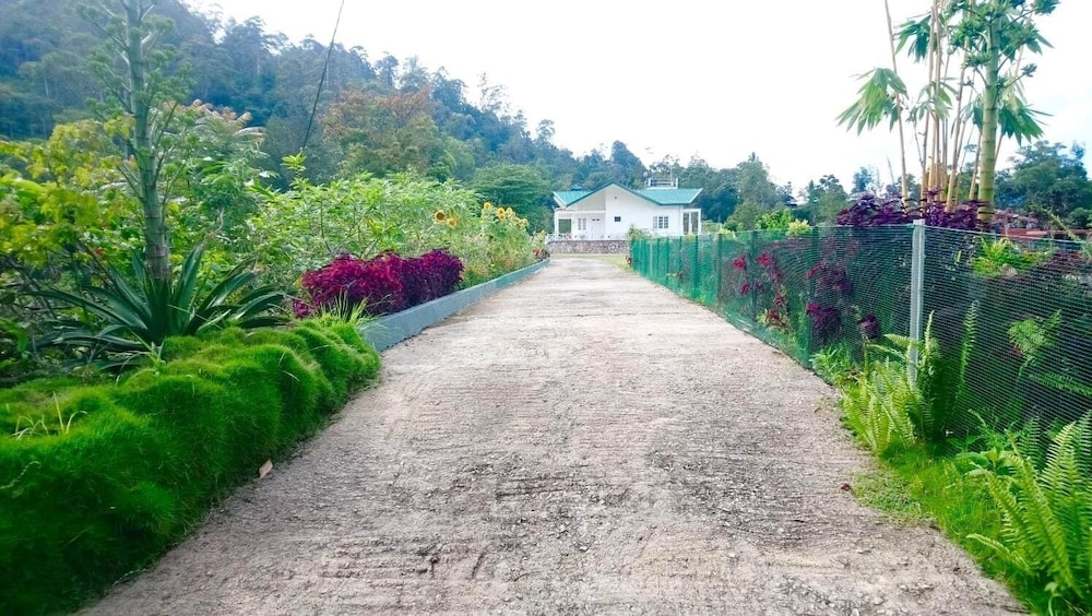 Mount Edge Riverside Hotel in Bandarawela view 2
