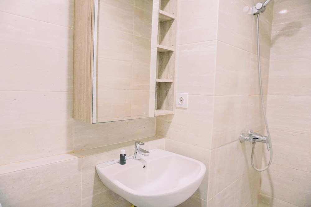 Homey and Cozy Studio at Springwood Residence Tangerang Apartment