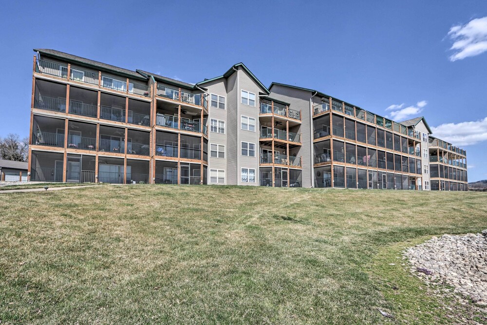 Boat Ramp, Dock & Slip: Step-free Camdenton Condo! view 3