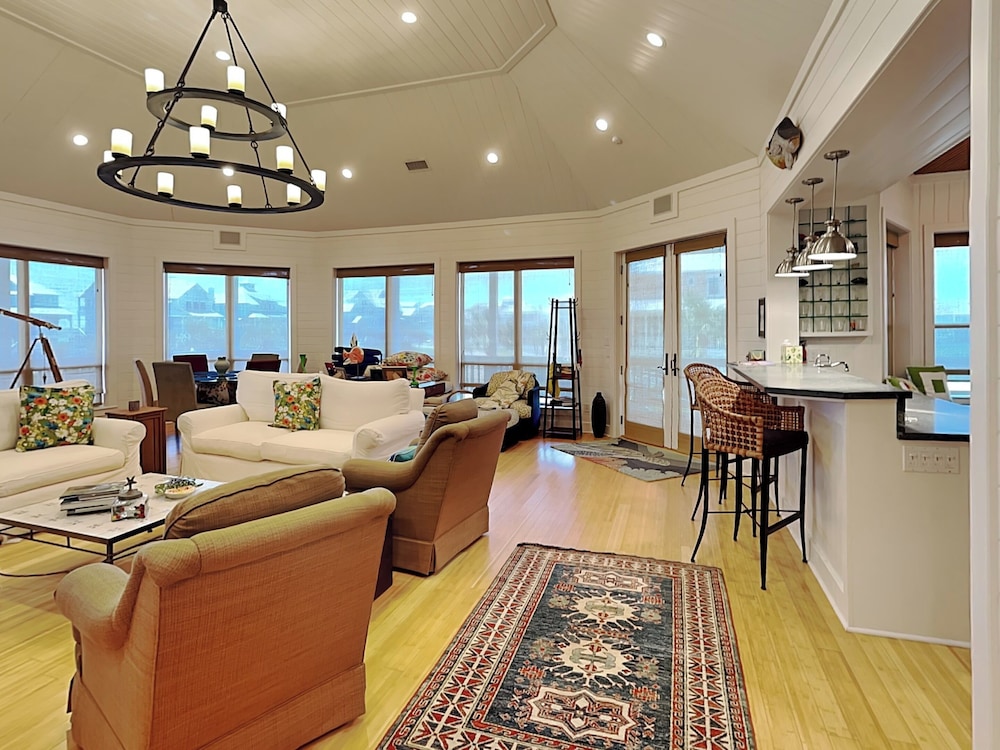 The Beachside Villa by Ryson Vacation Rentals