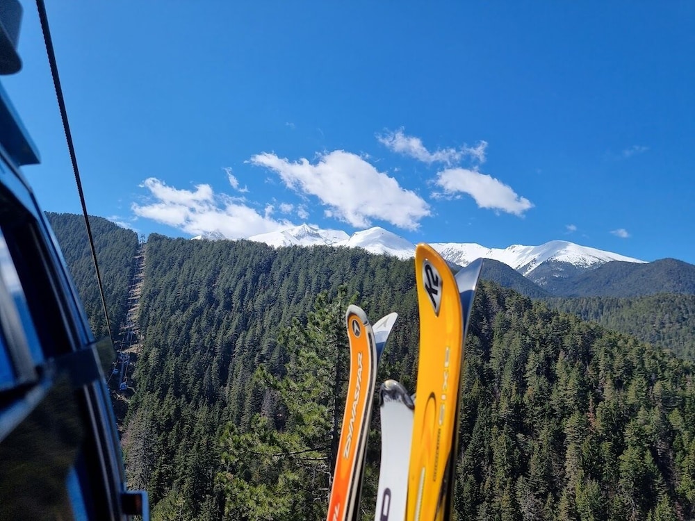 Opersite Morris Bar, Gondola 250m Away,