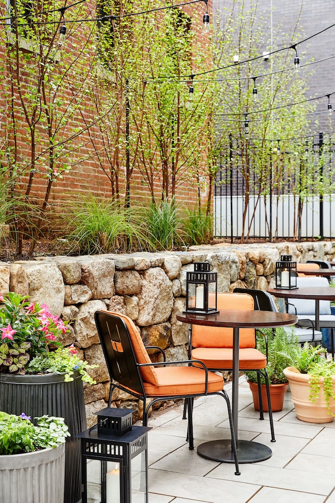 Hartford Vacations - The Blake Hotel - Property Image 7