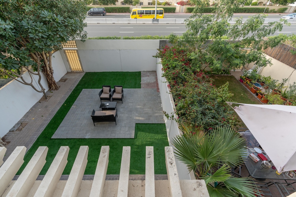 Lux BnB The Springs Villa Private Garden