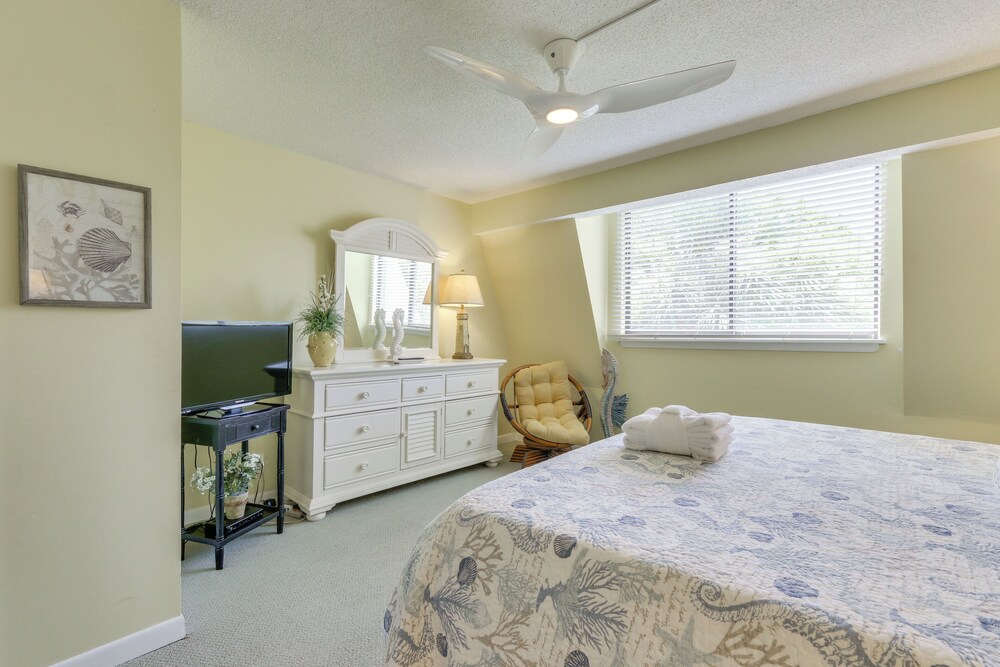 Steps to Beach & Pool: Hilton Head Island Condo!