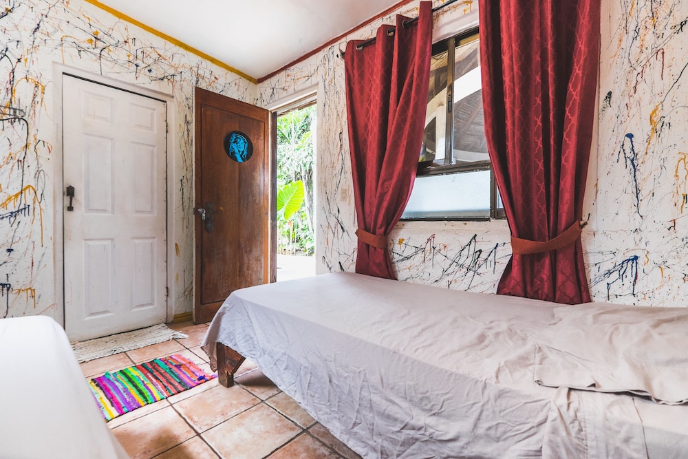 Pura Vida Hostel