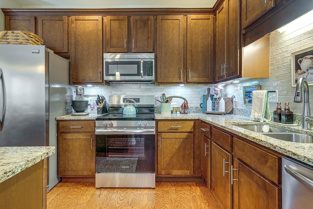 Private Patio: Residential Condo in Cleveland!