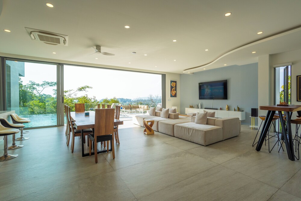 Pool Villa Gym & Ocean Views V111