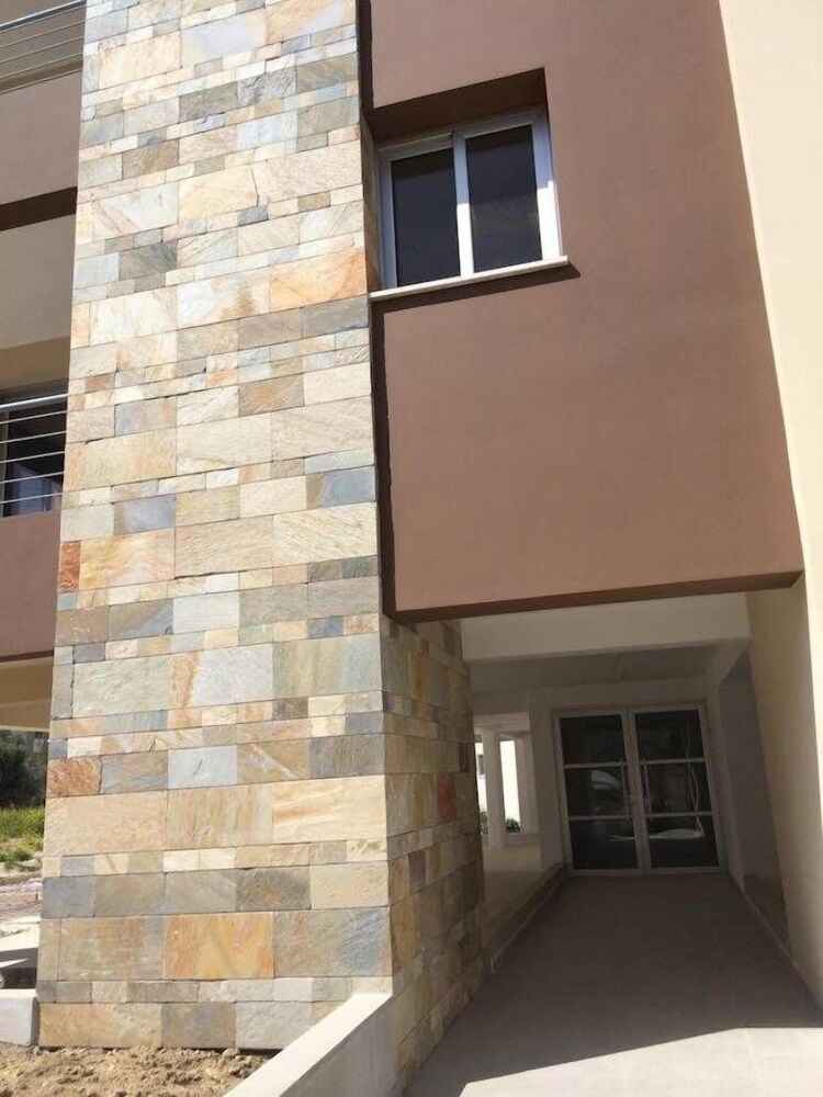 Niro Apartments