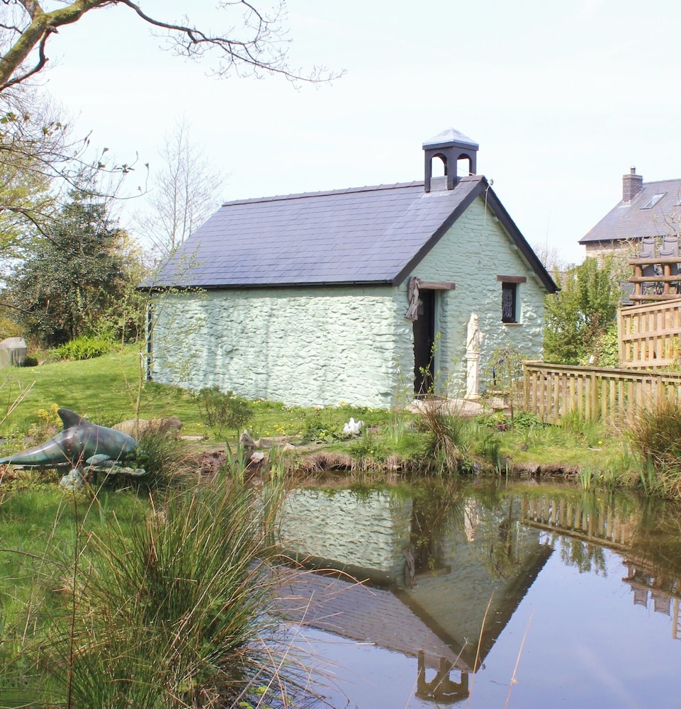 Peaceful Cottage in Sound Healing Retreat