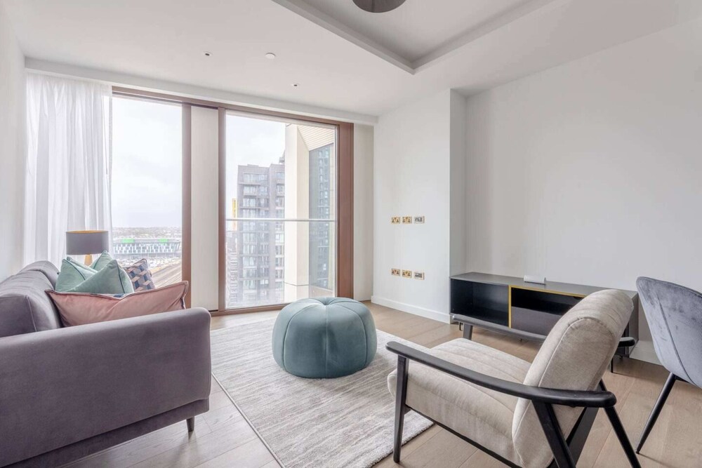 Luxurious 2BD Flat by the River Thames - Vauxhall