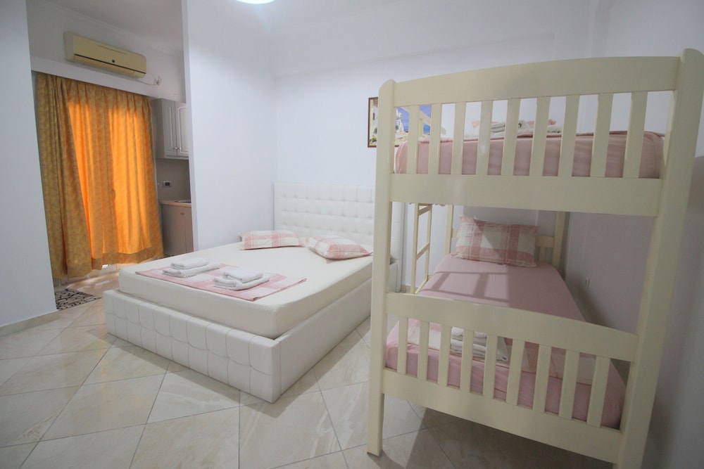 Andy Apartments