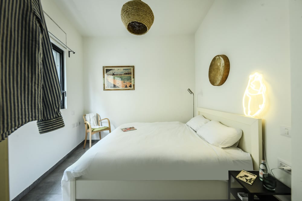 1BR duplex Apt with private Balcony view 3