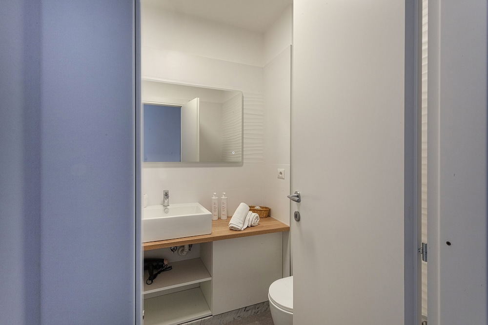 Chic Modern Lofts - B - BK
