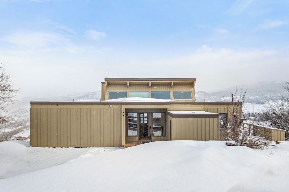 Oak Ridge Retreat by Snowmass Vacations