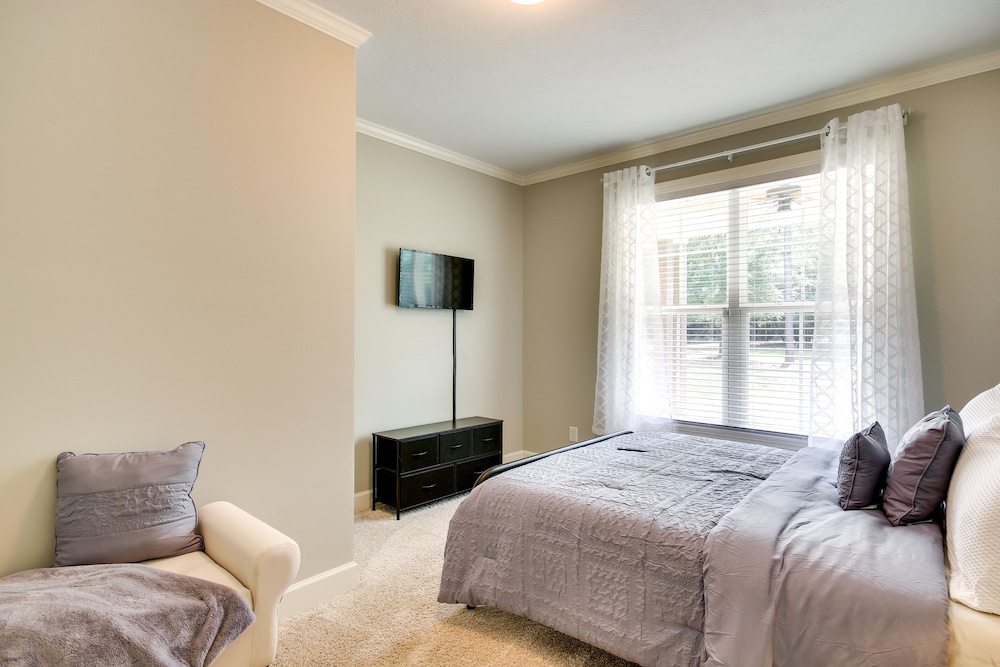 Stylish Hephzibah Home w/ Fire Pit & Theater Room! view 2